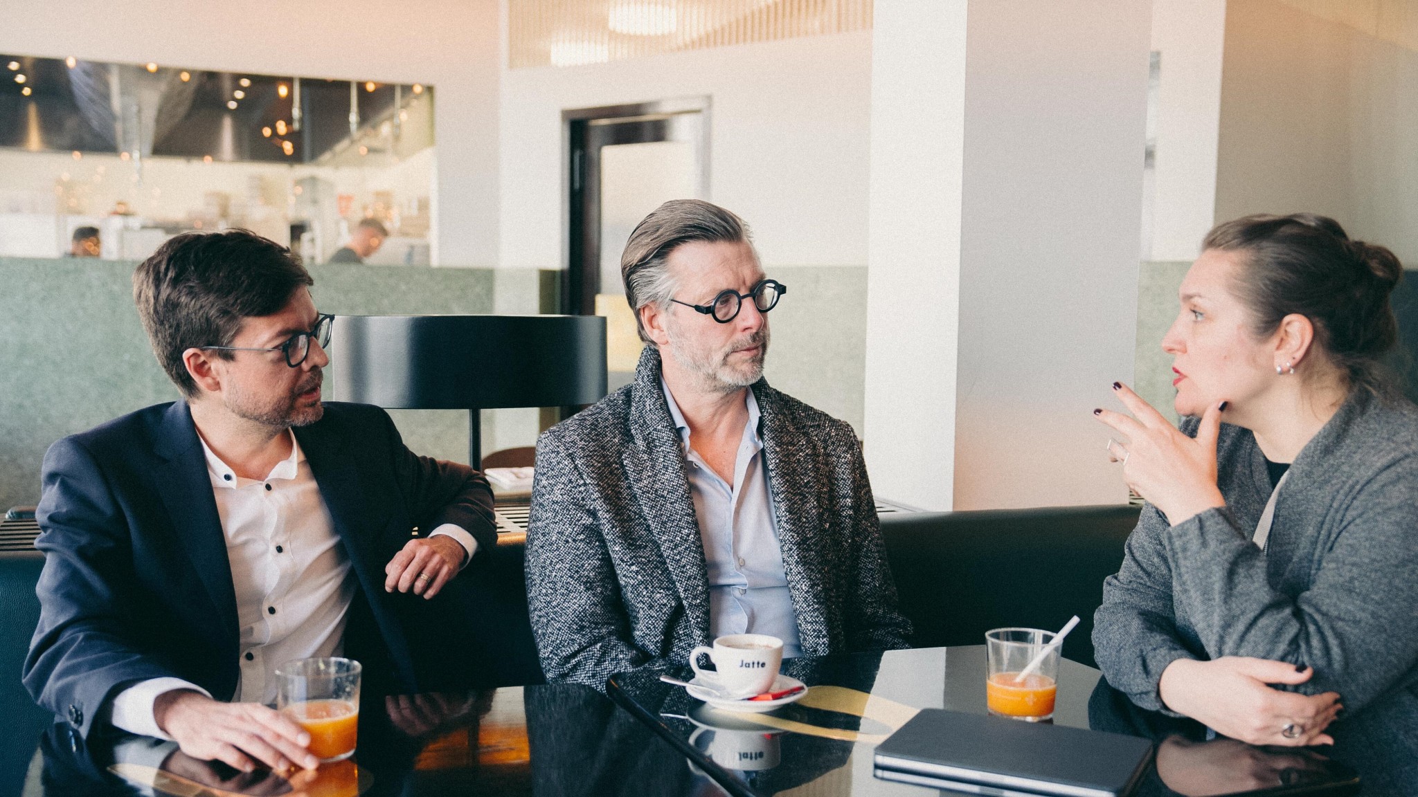 Bob Permentier (au centre) aux côtés de Jeroen Vanacker (G) et Aurore Aubouin (D), Heads of Music à Bozar.